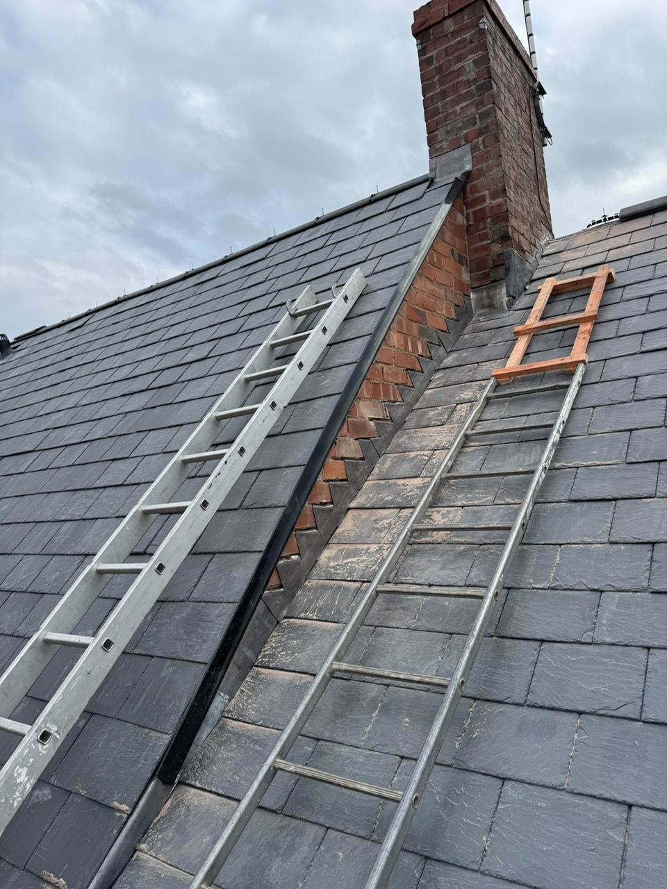 Slate roof and chimney flashing